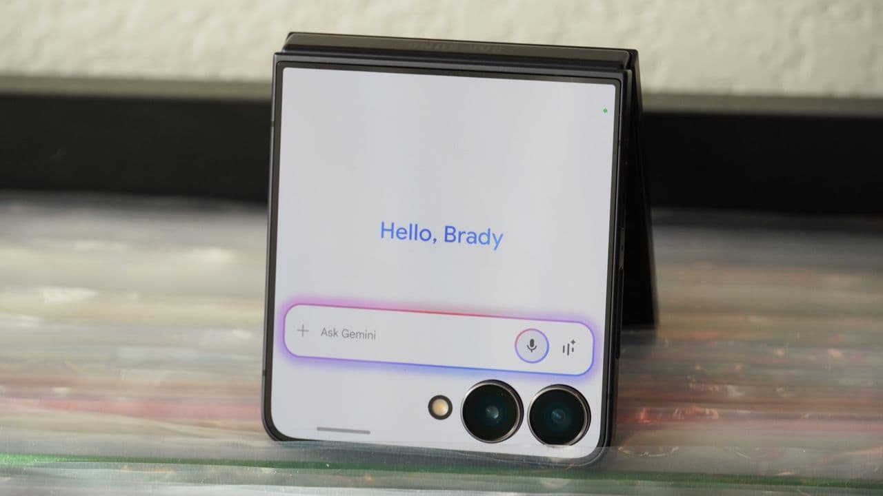 "When your phone's AI is smarter than you π€π #UpgradeYourBrain #AIFacts"