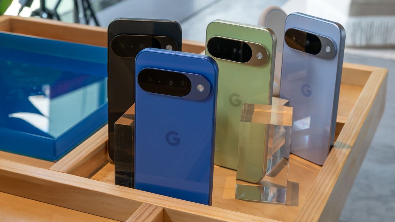 "Which Google Pixel 10 color is gonna make your ex seethe? 🤔💀 Choose wisely! 😂🔥"