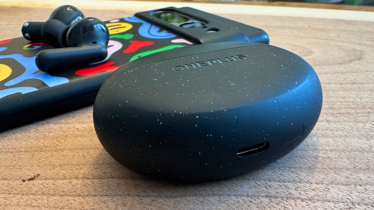 These OnePlus buds just got a glow-up ๐ฅ 50% OFF?! Time to cop before they ghost you! ๐ #BlackFridayVibes