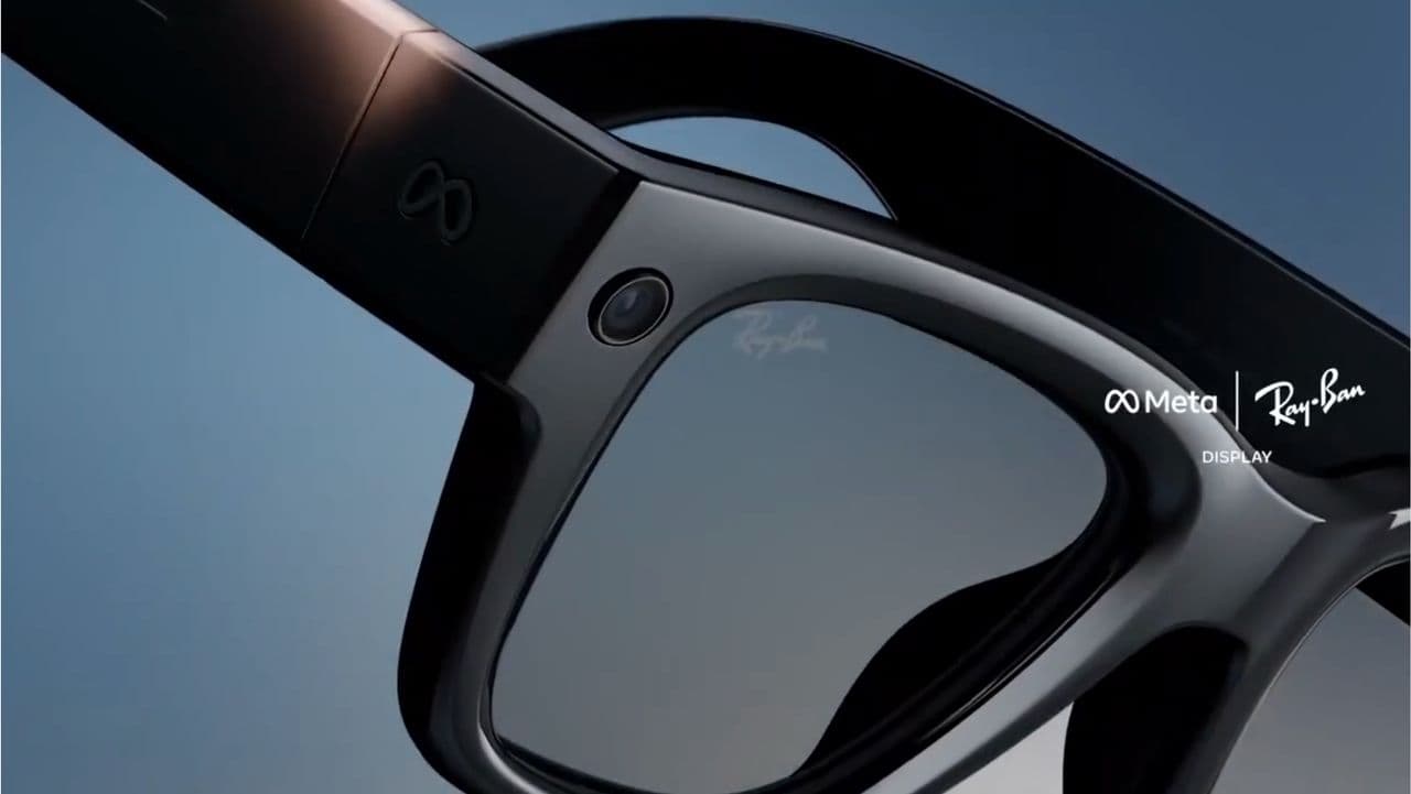 "Ray-Bans dropped the drip 😎💦, flexing on Google & Amazon like it’s a fashion show 🔥 #GlassesGoals"