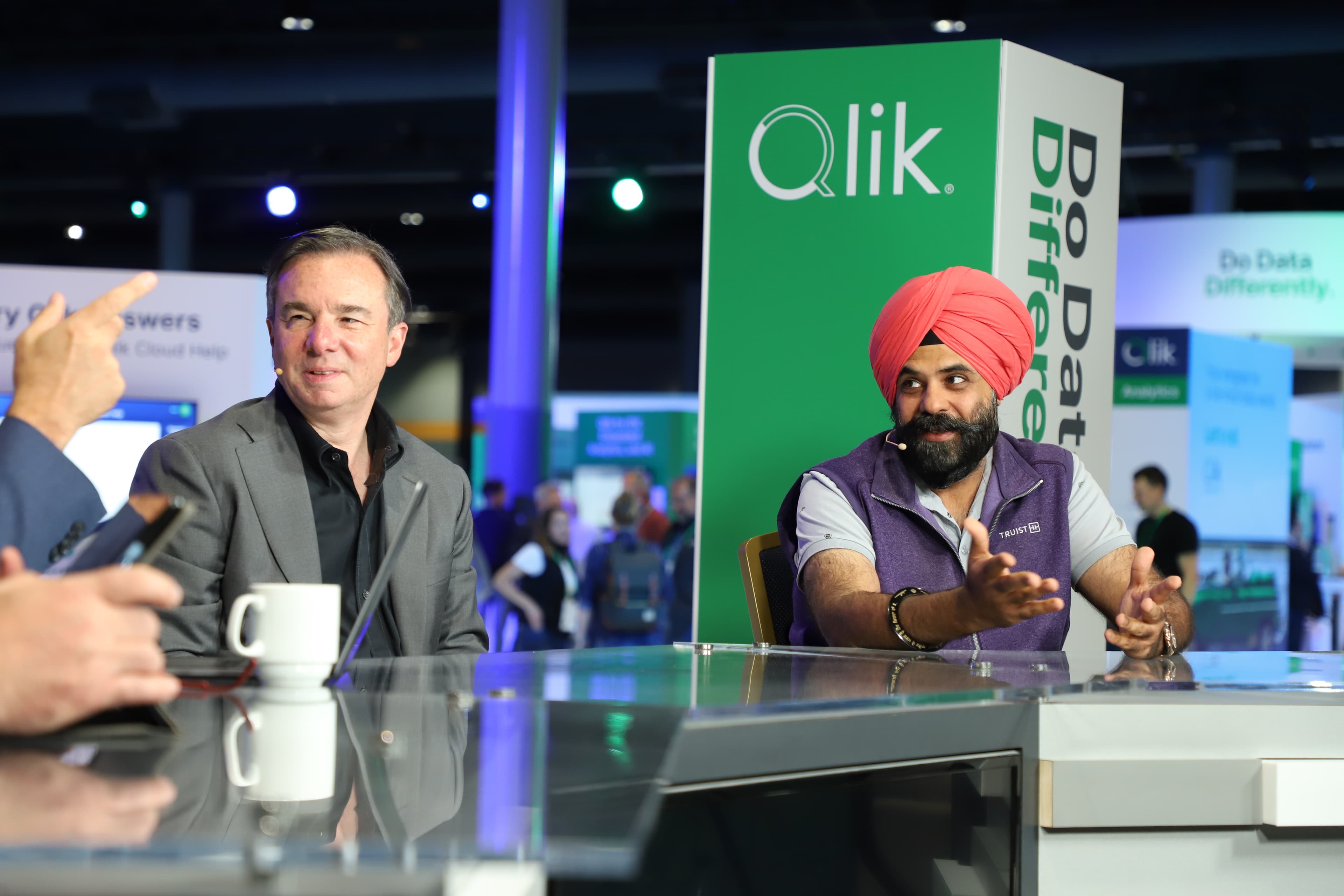 "Qlik + Truist Bank: The ultimate glow-up for finance 💸✨ No cap, this is the roadmap we need! 🚀🔥"