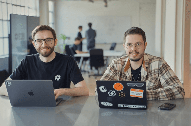 E2B just dropped 21M on a cloud playground for AI ๐โ๏ธ๐ธ, calling dibs on future vibes! #SandboxGoals ๐๏ธ๐ฅ