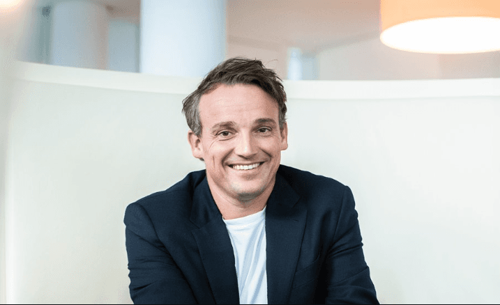 "🌊 SAP be like 'I’m gonna miss revenue' and the stock just 💀💸 #MajorL 😭📉"