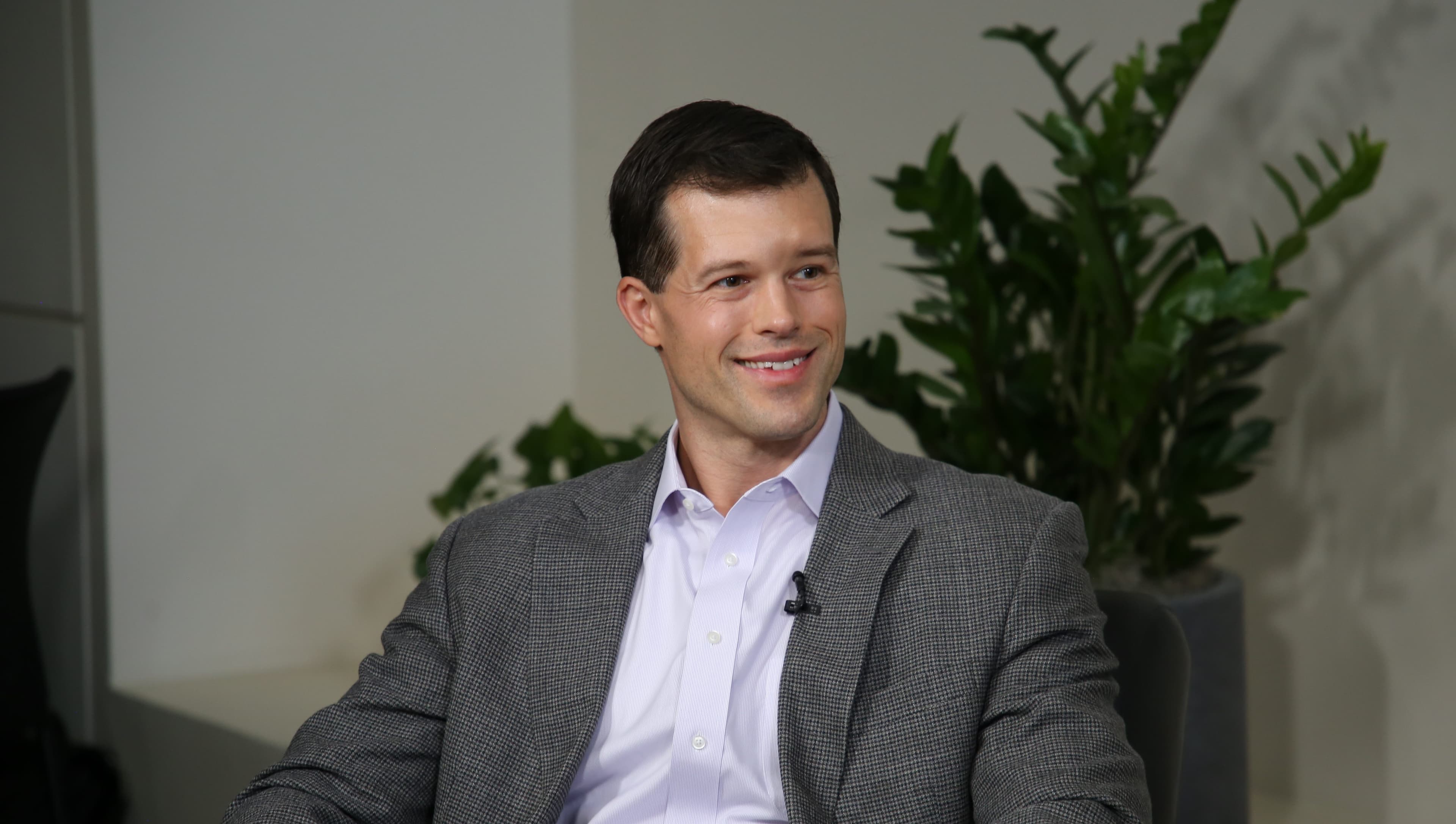 "SHI flexing that people-first vibe to make AI their BFF 💪🤖 #PartnershipGoals #NoCap"