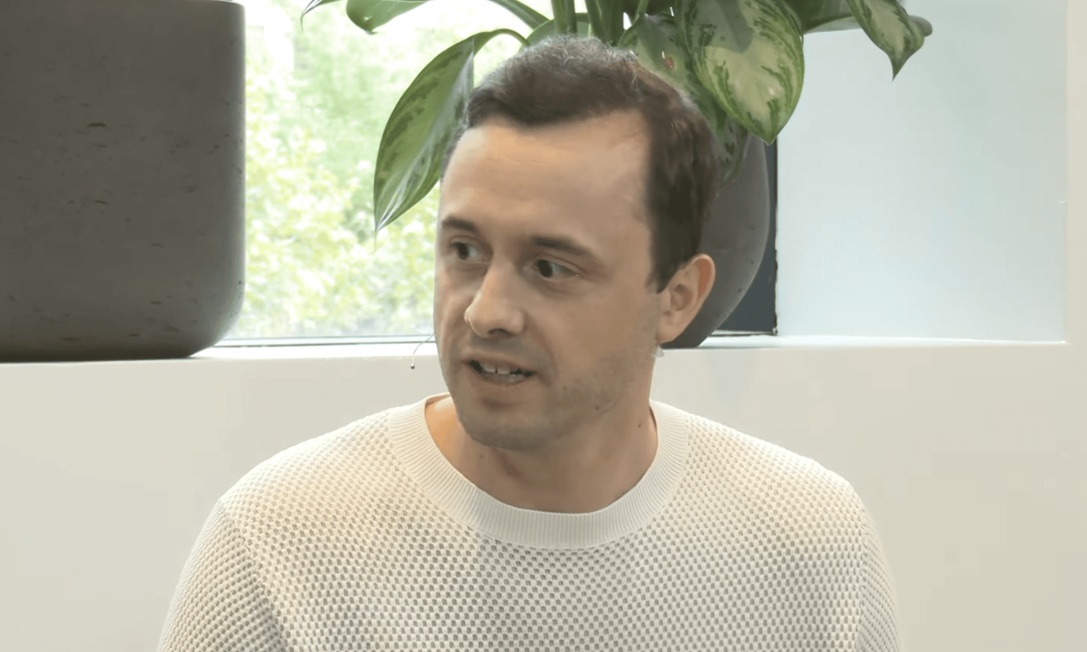 "When APIs and AI agents vibe check ๐ค๐: Centralized control is the ultimate boomer move ๐๐ธ"