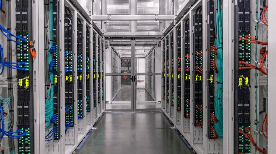 "Microsoft's flexing on UAE 🔥 4x AI data centers? They said 'hold my data' 💪💻💰 #TechWizards"