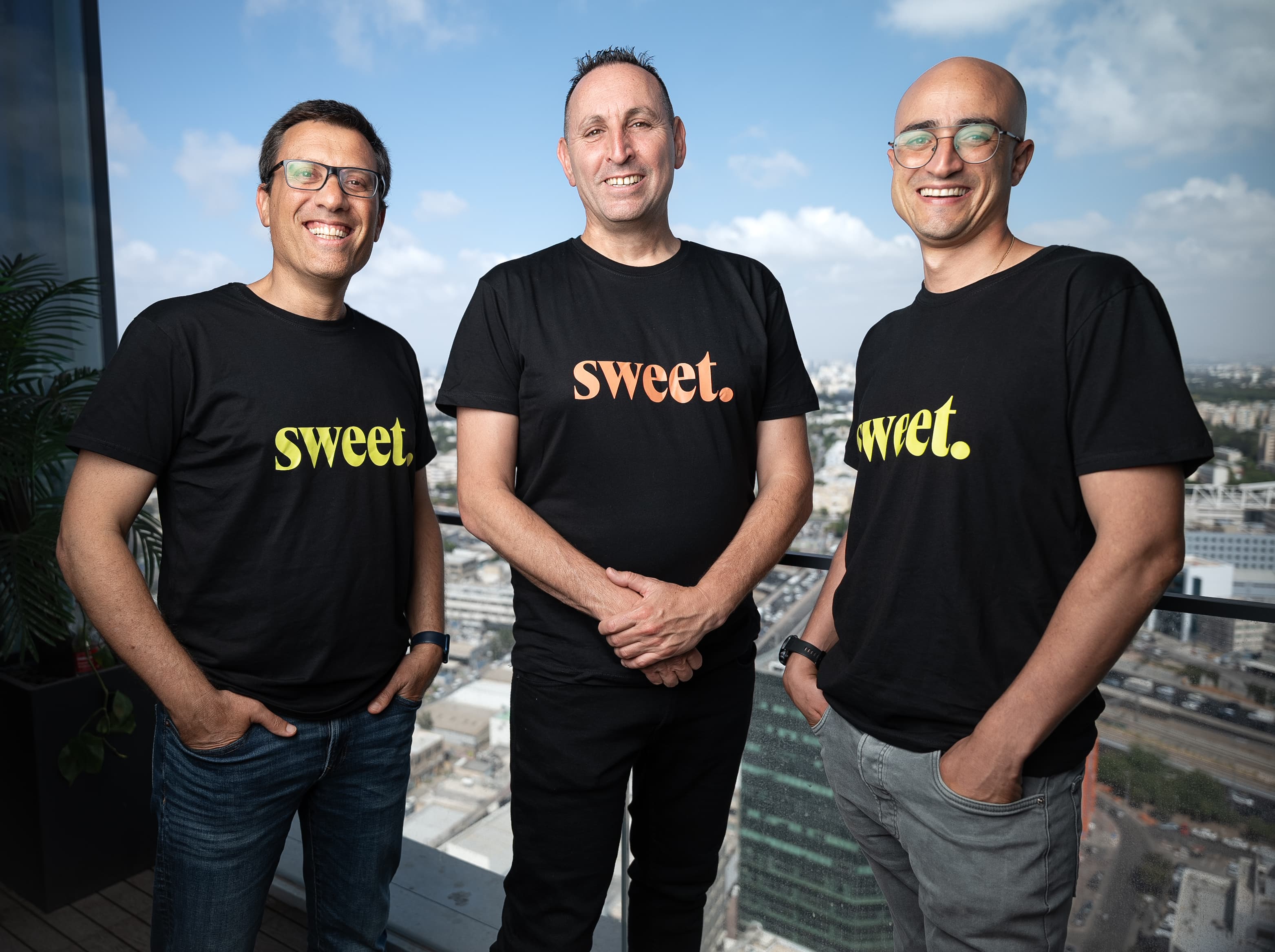 🎉💰 Sweet Security just bagged $75M to upgrade their cloud fort! 🏰💻 AI is about to glow up! 🚀🔥 #GetSuitedUp