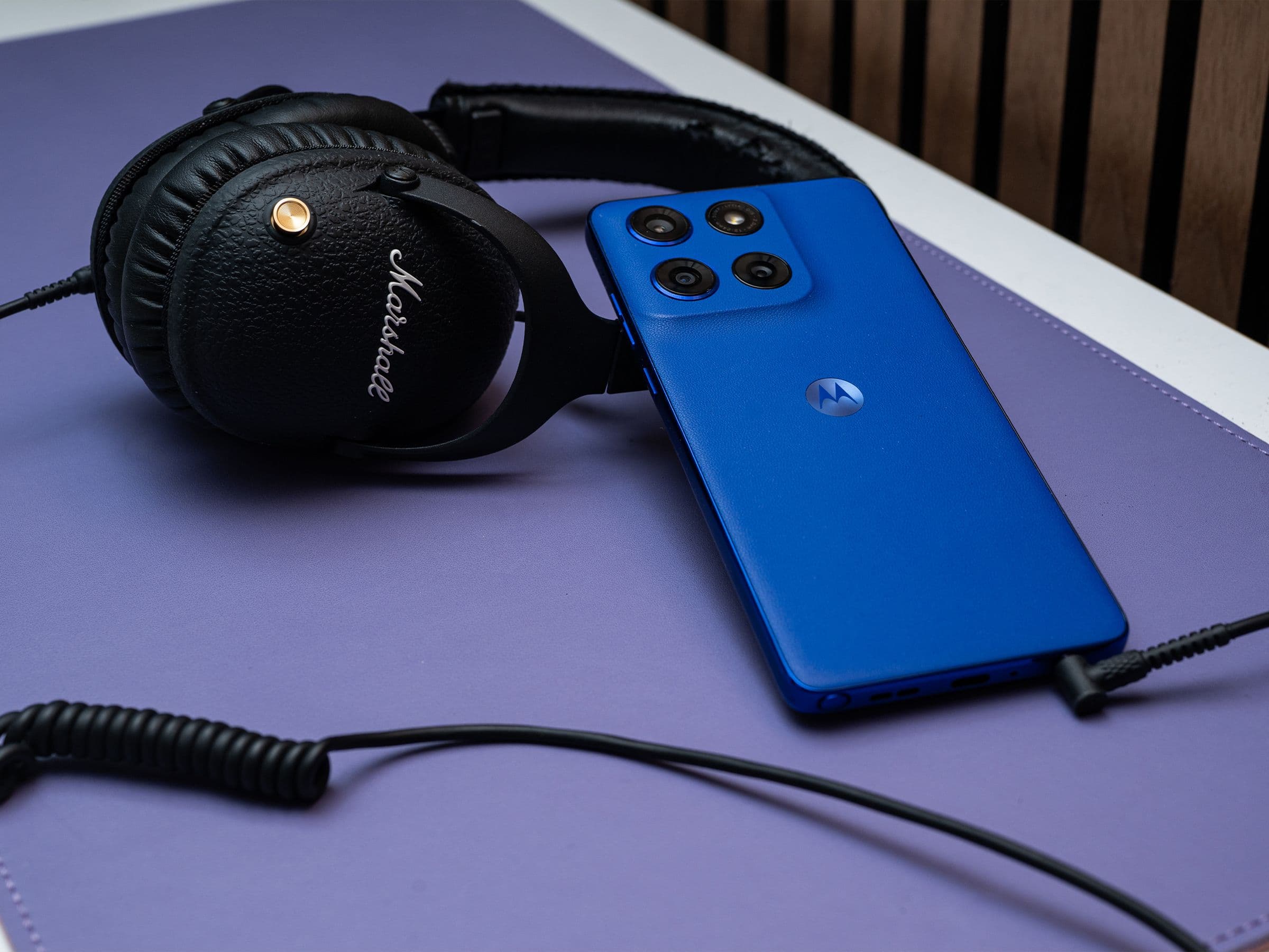 "Top 6 Phones Still Keeping Headphone Jacks in 2025: For the Vibes ๐ง๐ #NotDeadYet"