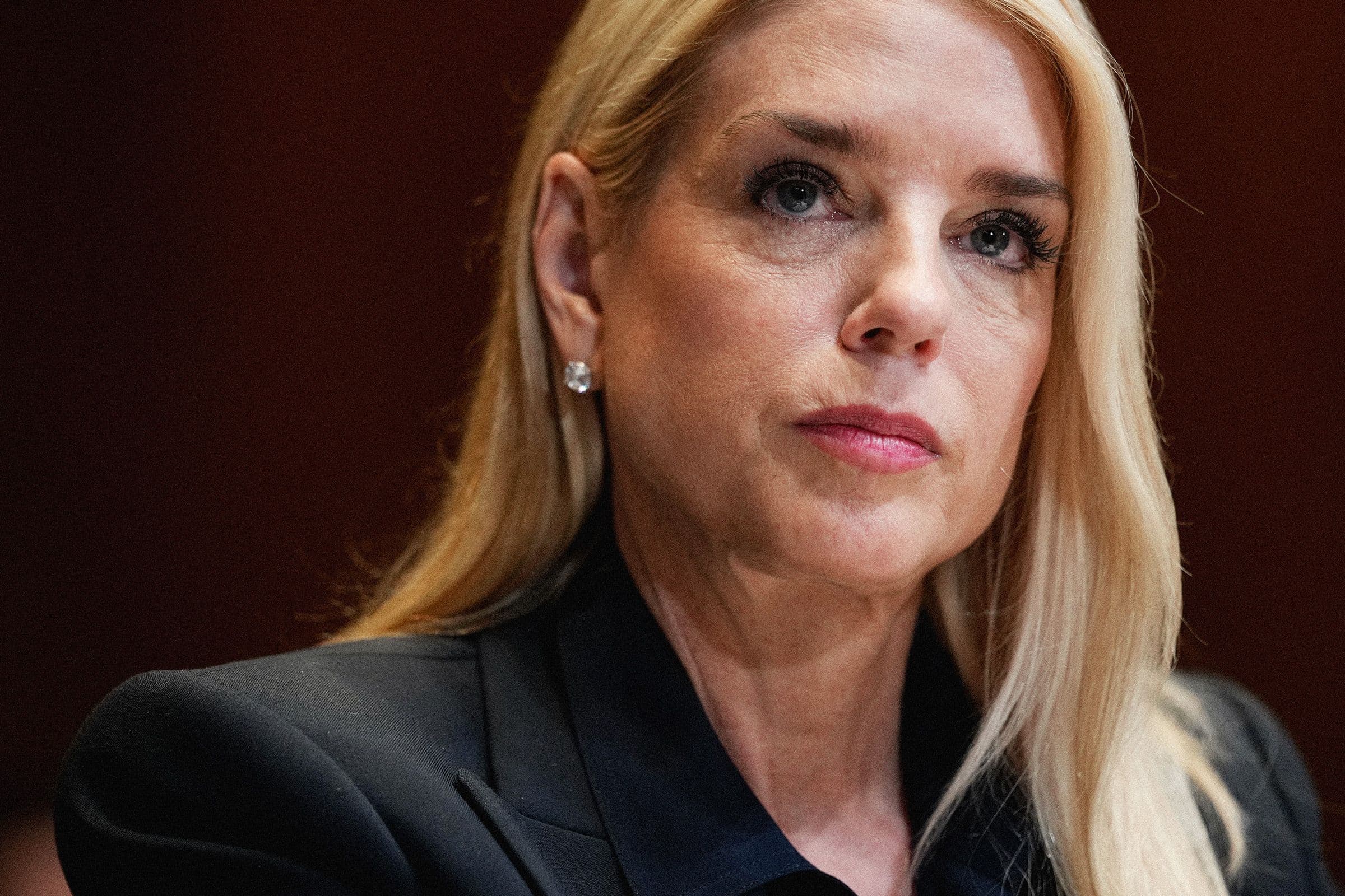 "Trump flexing on the TikTok ban like it's a muscle ๐ฅ๐ '10 tech companies, youโre IMMUNE now!' ๐ฑ๐ช #BigTechDrama"