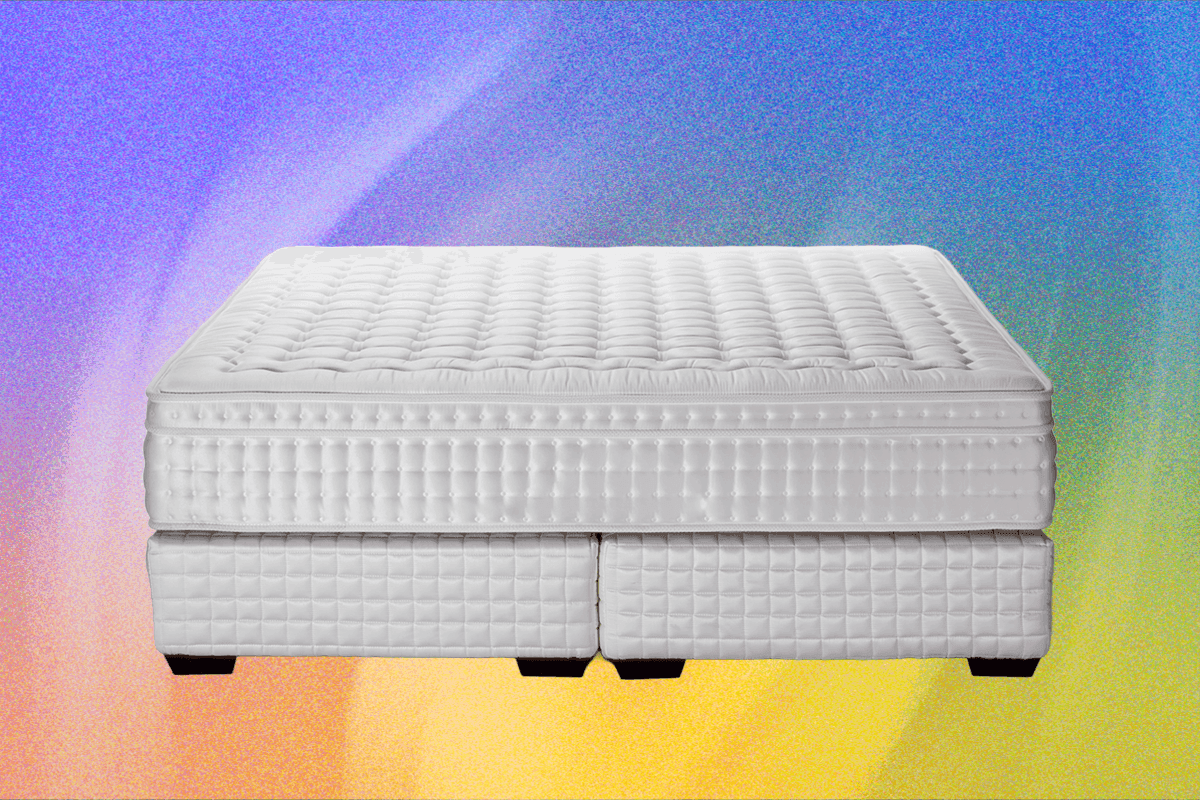 "Which King Mattress Are U Cuddling? ππ΄ποΈ Sleep style check: Are you a snorer or a comfort queen? ππ₯"