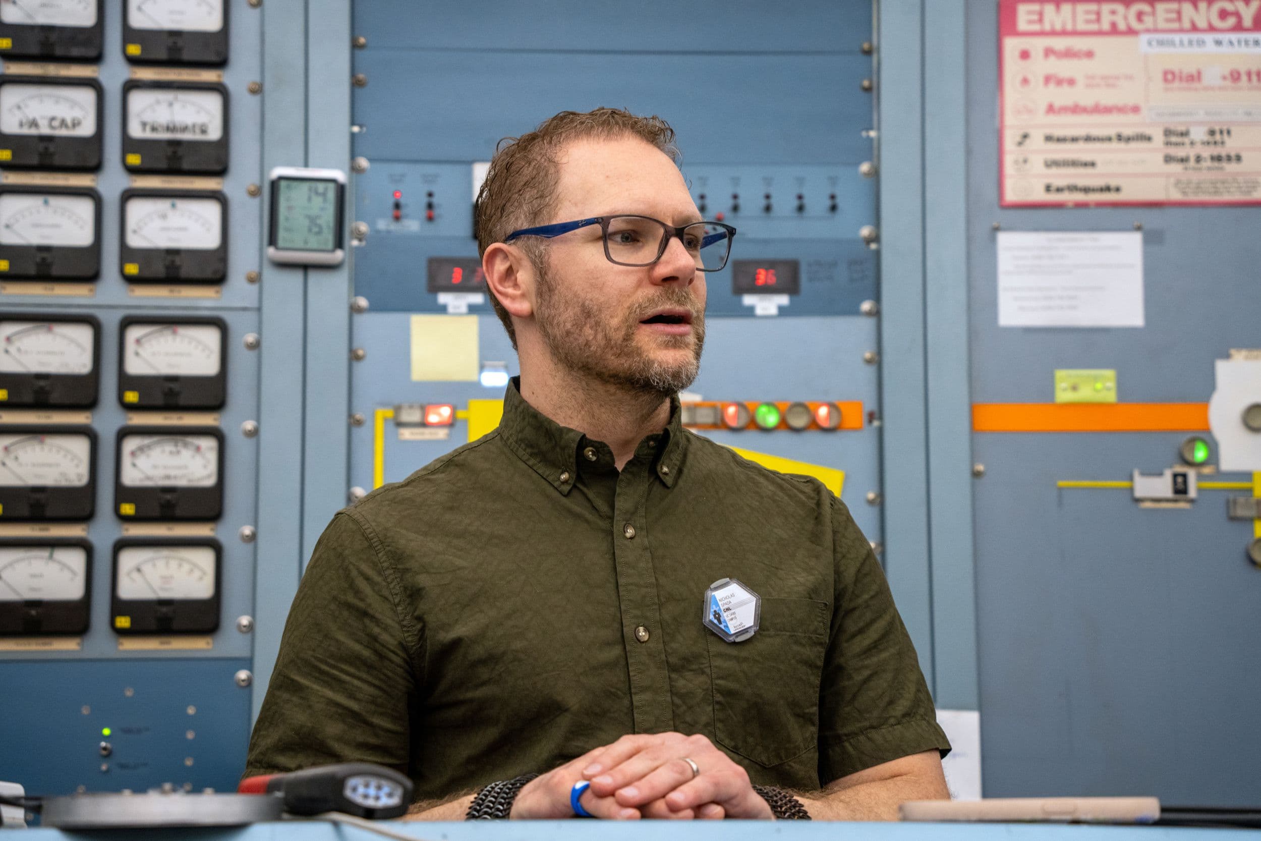 🔥 LA fires dropping toxic nanobombs like it's a Fortnite drop! 💀 This dude's on a particle-hunt mission! 🚀 #NoCap