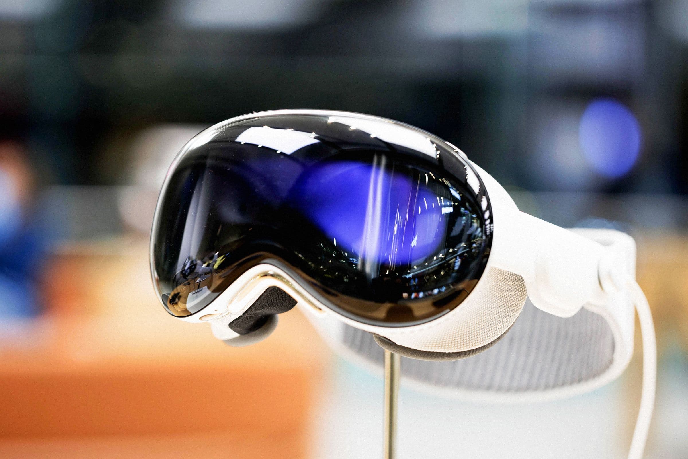 "Apple Vision Pro + Brain-Computer Interface? 🧠✨ This startup is vibin’ in the future, fr fr! 🚀🔥"