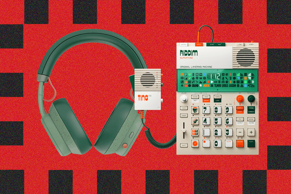 🚨📱 Gear News: Fairphone flexes in the US 🇺🇸 & WhatsApp on Apple Watch—time to ghost your ex 24/7! 💀🔥 #NoCap