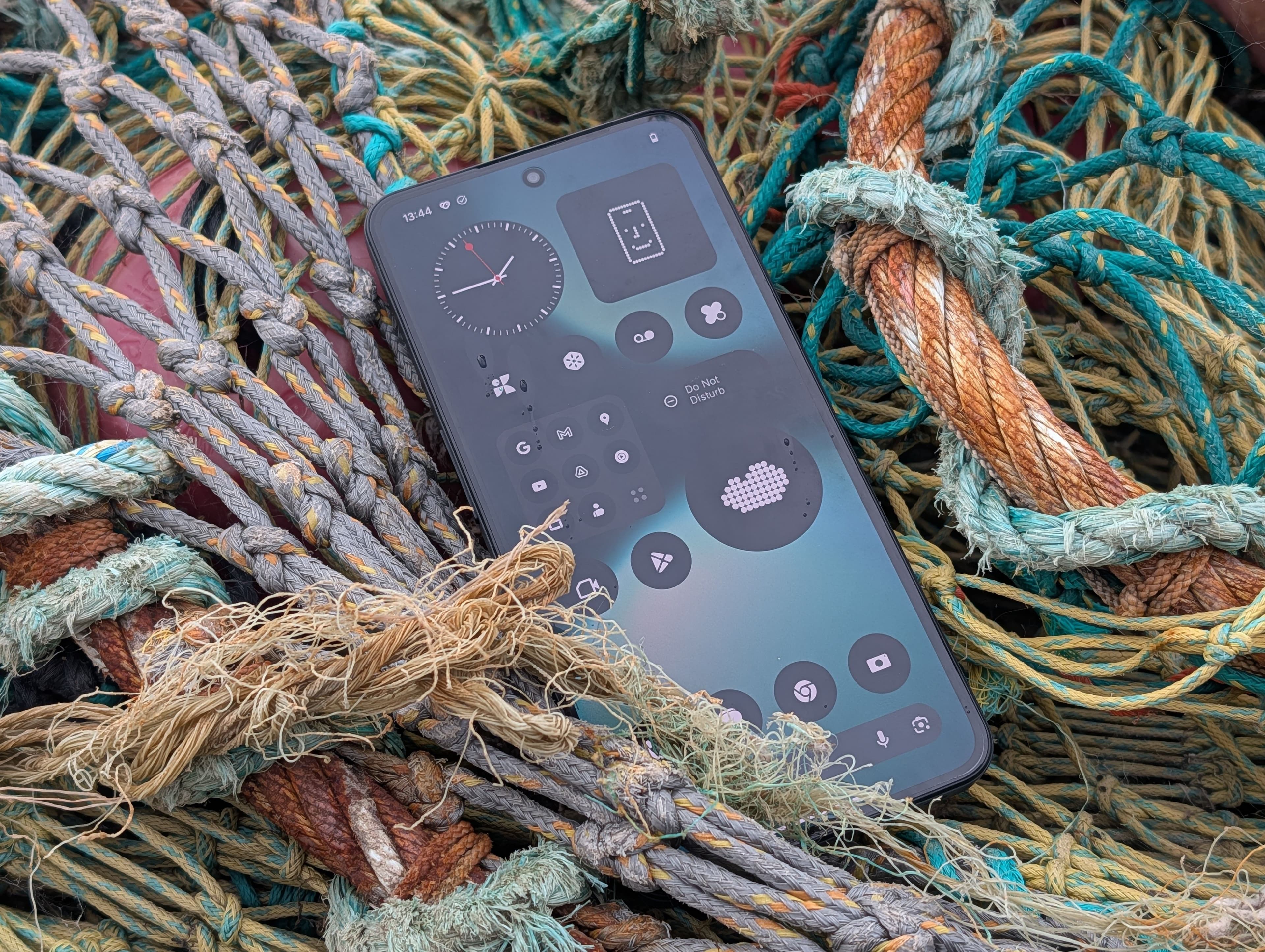 "Nothing Phone (3a) Lite: The Latest Squeeze on Your FOMO Juice ๐๐ #BloatNation #TechCringe"