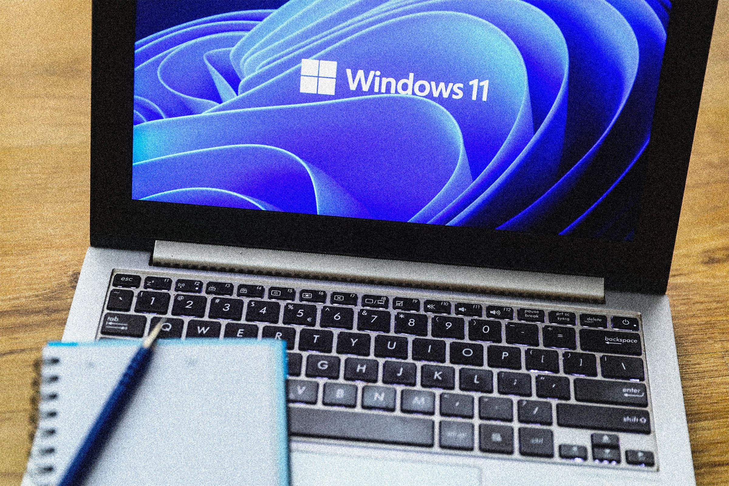 "Windows Recall: The feature you won't use, but your PC's like 'please turn me on!' ๐๐ #TechFail"