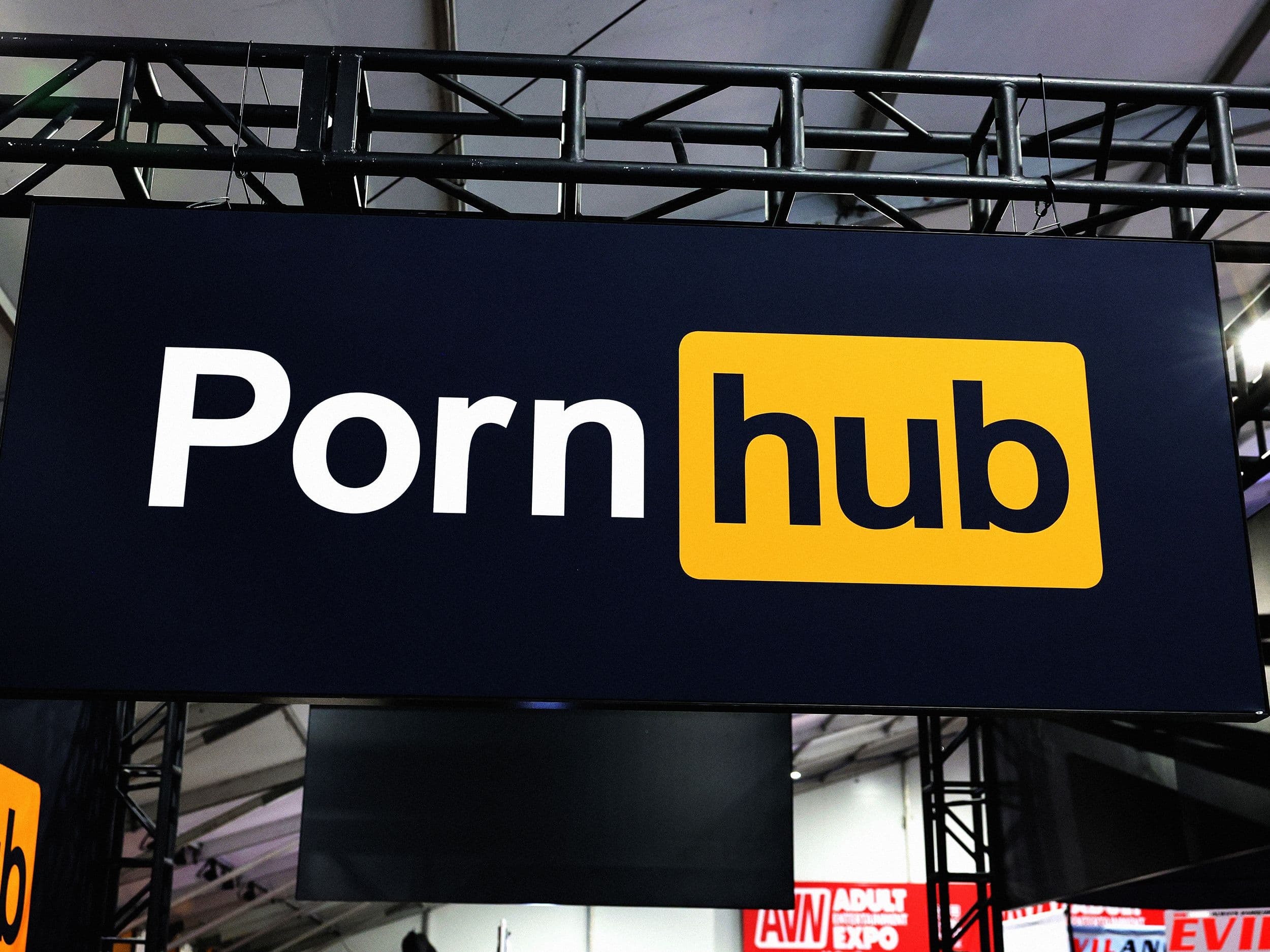 Pornhub hitting up tech bros like, "Can we not let the lil homies in? 🚫💻 #AgeCheck #NoCap"🔥💀