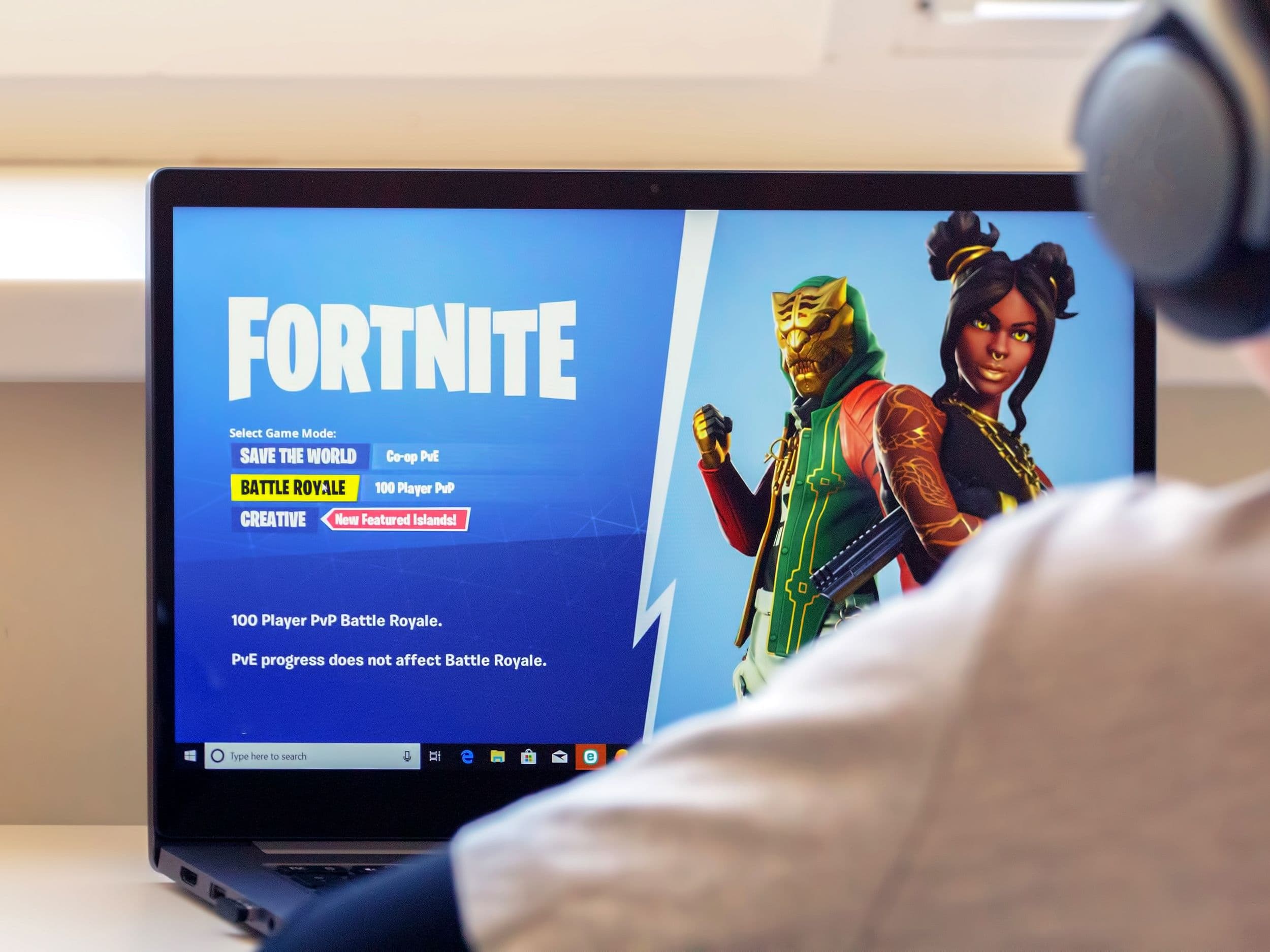 "Activists dropped in like it's Fortnite to 1v1 ICE. Battle Bus, meet social justice! ๐๐ฅ #NoCap"