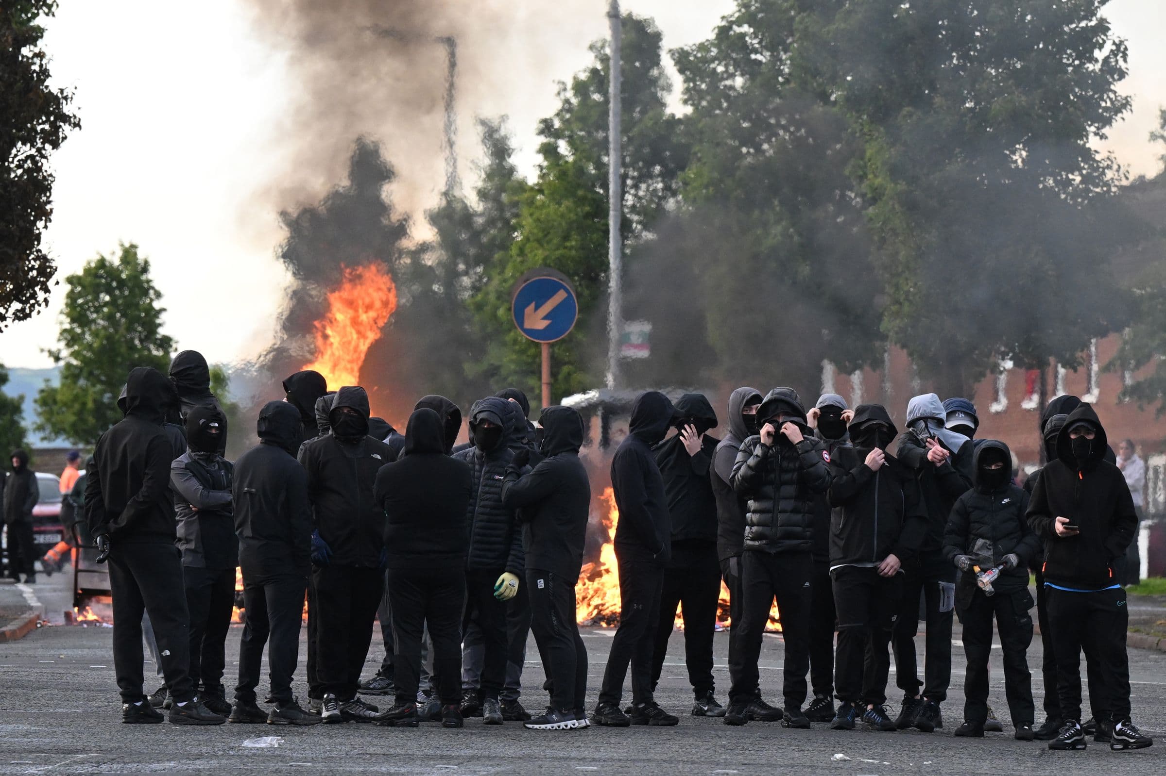 "White Supremacist Squad tried rioting in Belfast like it’s Fortnite 💀💥, but L + Ratio instead! 🔥🚫"