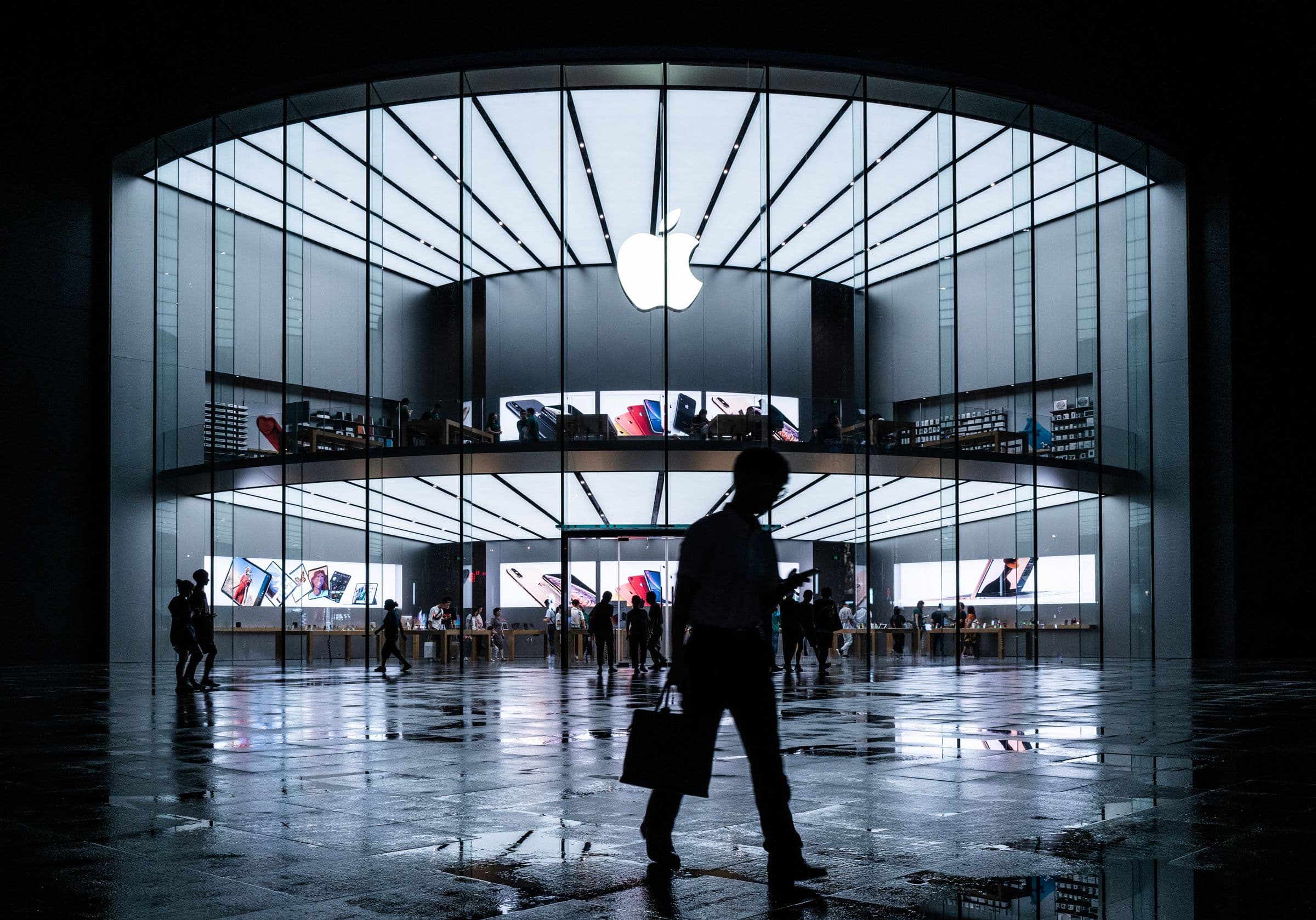 "Apple’s Hide My Email: The ultimate ‘don’t you love when your privacy exposes itself’ vibe 💀📧🔥 #Fail"